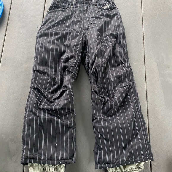 Rip Zone Med Kids Snow Board Pants 26” x 24” - Picture 7 of 10